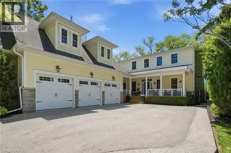 8 Woodward Avenue Dundas ON L9H 4J5