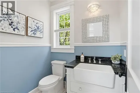8 Woodward Avenue Dundas ON L9H 4J5
