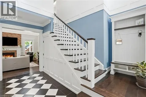 8 Woodward Avenue Dundas ON L9H 4J5