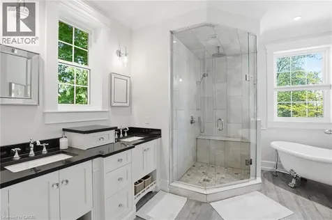 8 Woodward Avenue Dundas ON L9H 4J5