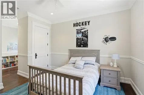 8 Woodward Avenue Dundas ON L9H 4J5