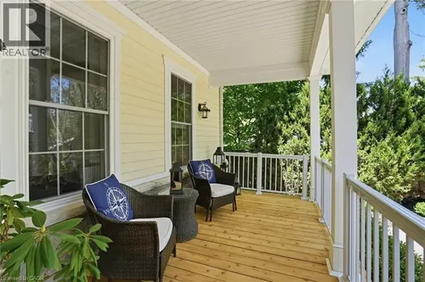 8 Woodward Avenue Dundas ON L9H 4J5