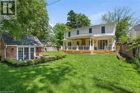 8 Woodward Avenue Dundas ON L9H 4J5