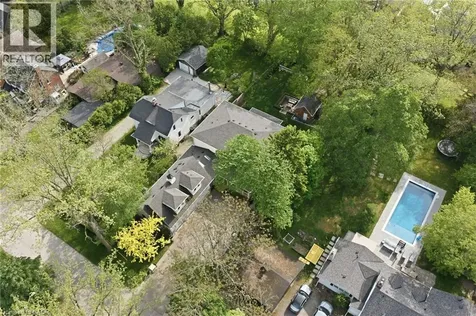 8 Woodward Avenue Dundas ON L9H 4J5
