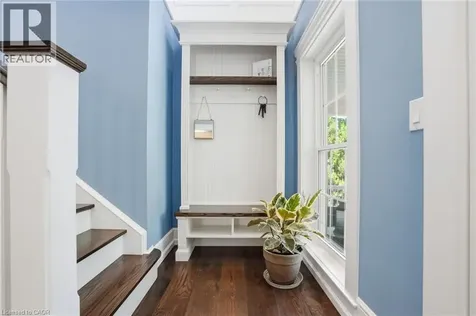 8 Woodward Avenue Dundas ON L9H 4J5