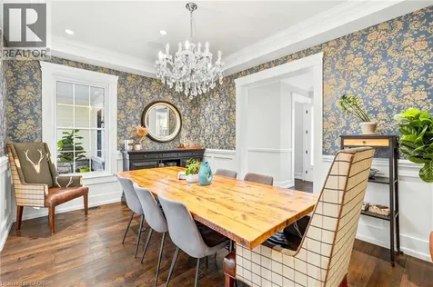 8 Woodward Avenue Dundas ON L9H 4J5