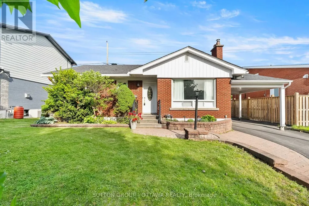1237 Whitmore Avenue Ottawa ON K2C 2N6