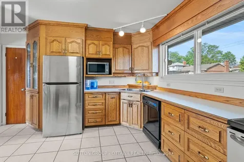 1237 Whitmore Avenue Ottawa ON K2C 2N6