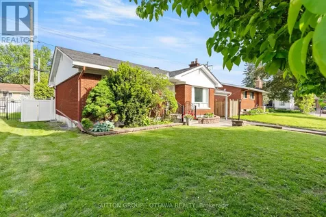 1237 Whitmore Avenue Ottawa ON K2C 2N6