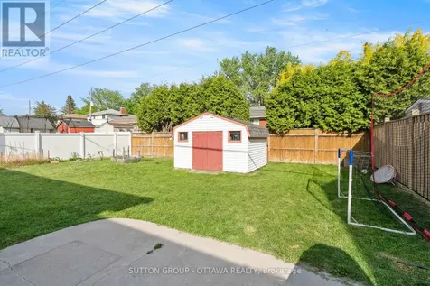 1237 Whitmore Avenue Ottawa ON K2C 2N6