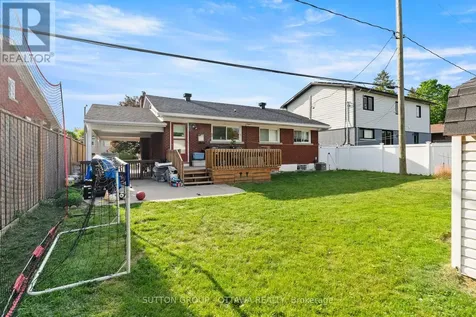 1237 Whitmore Avenue Ottawa ON K2C 2N6