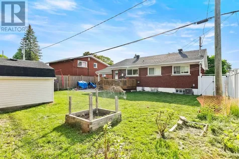 1237 Whitmore Avenue Ottawa ON K2C 2N6