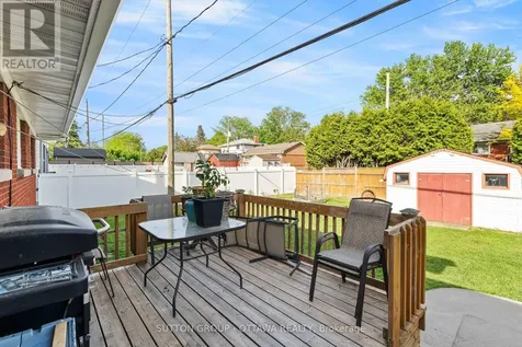 1237 Whitmore Avenue Ottawa ON K2C 2N6