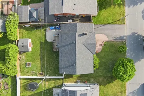 1237 Whitmore Avenue Ottawa ON K2C 2N6