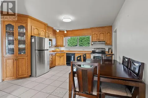 1237 Whitmore Avenue Ottawa ON K2C 2N6