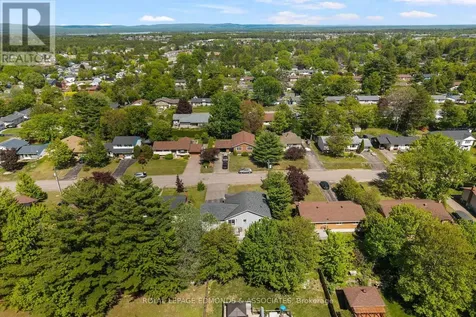 89 Spruce Street Petawawa ON K8H 3H7