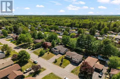 89 Spruce Street Petawawa ON K8H 3H7