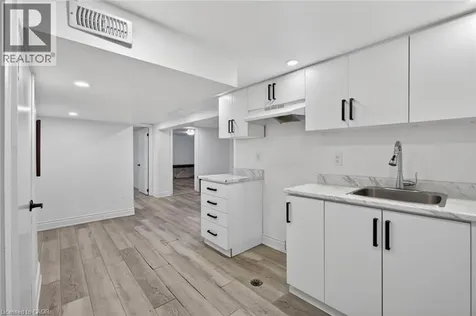 43 West 1st Street Hamilton ON L9C 3B9