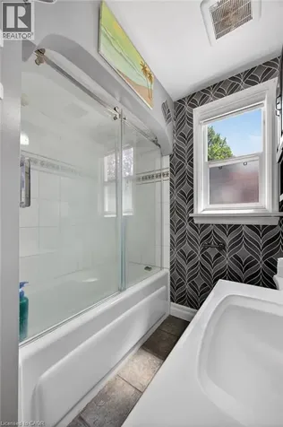 43 West 1st Street Hamilton ON L9C 3B9