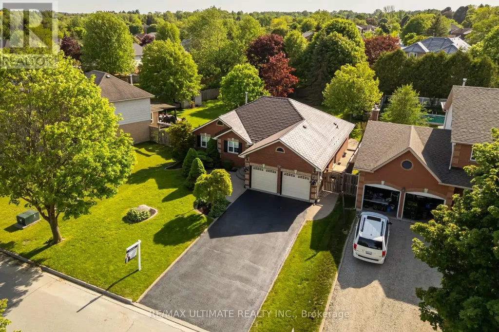10 South Balsam Street Uxbridge ON L9P 1E9