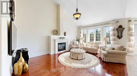 58 Emerald Hts Drive Whitchurch-stouffville ON L4A 0C8