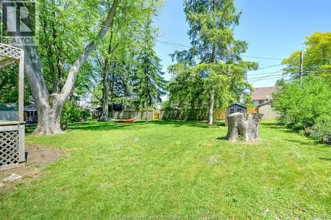 135 Maple Lasalle ON N9J 1N7