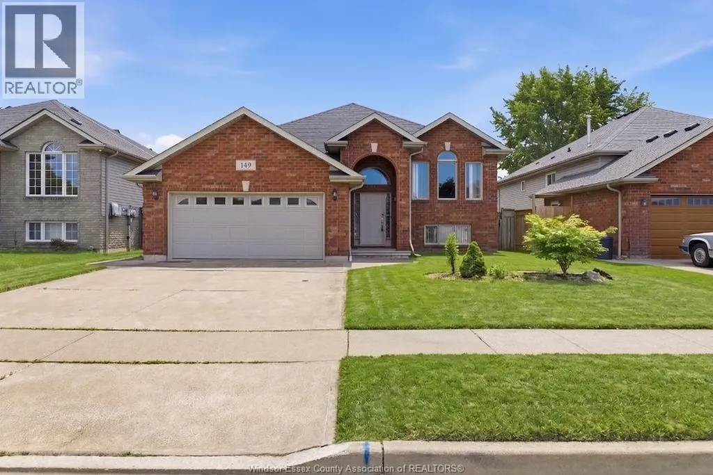 149 Amy Croft Drive Lakeshore ON N8K 1E3