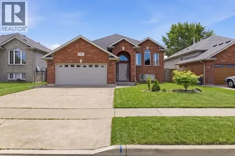 149 Amy Croft Drive Lakeshore ON N8K 1E3