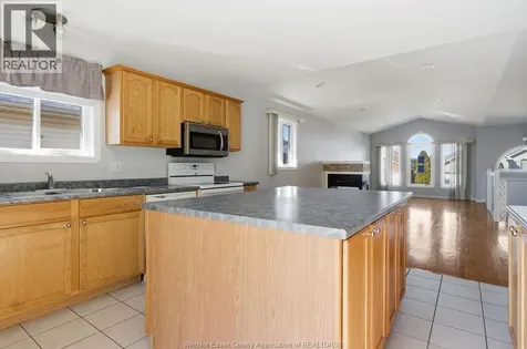 149 Amy Croft Drive Lakeshore ON N8K 1E3