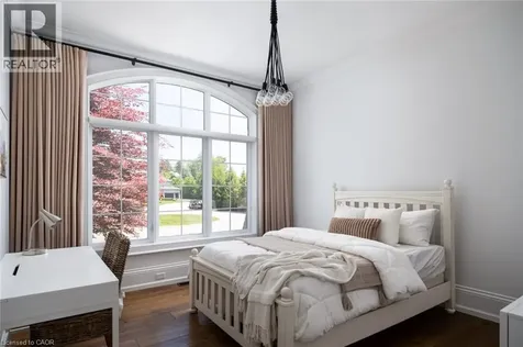 15 Lambeth Lane Puslinch ON N0B 2J0