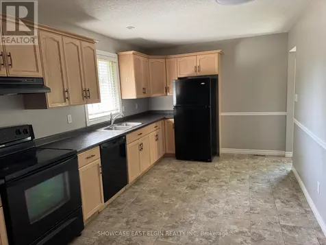 28 Melanie Drive Aylmer ON N5H 3G6