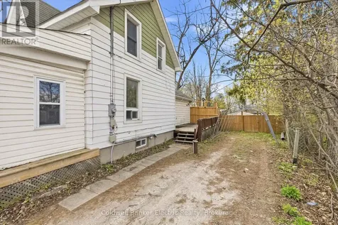 782 Ward Street Selwyn ON K0L 1H0