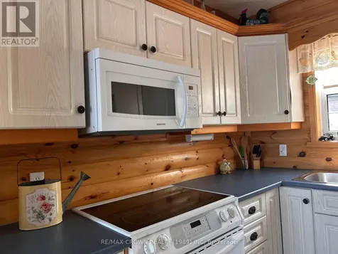 12 Paterson, Remi Lake, Moonbeam Road Kapuskasing ON P0L 1V0