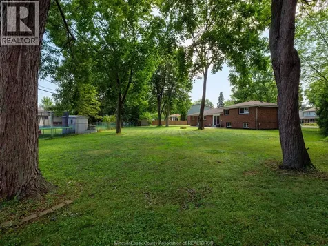 5710 Dalton Avenue Lasalle ON N9H 1M8
