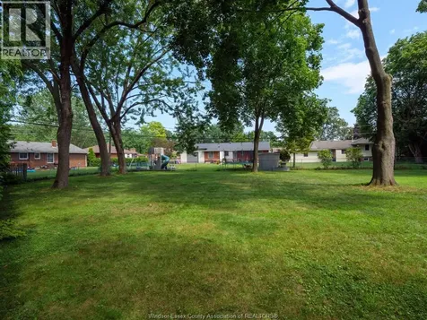 5710 Dalton Avenue Lasalle ON N9H 1M8