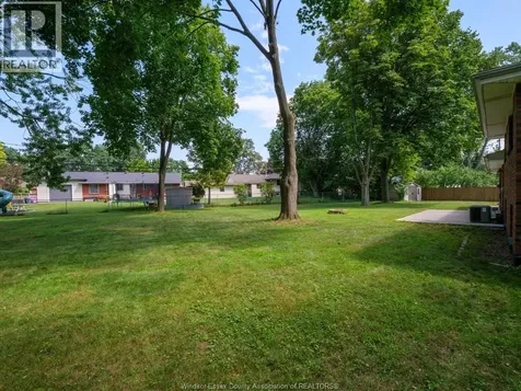 5710 Dalton Avenue Lasalle ON N9H 1M8