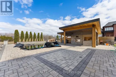 5813 Red Castle Ridge Ottawa ON K4M 0A4