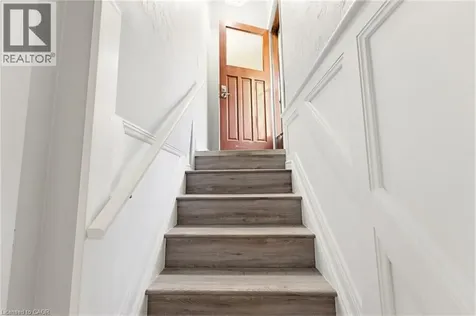 17 Broadmore Avenue St. Catharines ON L2M 6A4