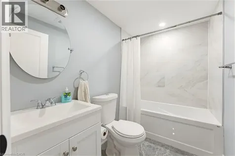 17 Broadmore Avenue St. Catharines ON L2M 6A4