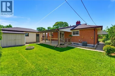17 Broadmore Avenue St. Catharines ON L2M 6A4