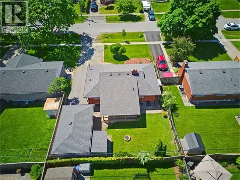 17 Broadmore Avenue St. Catharines ON L2M 6A4