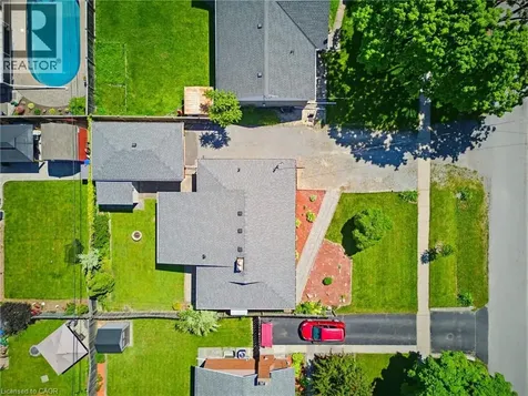 17 Broadmore Avenue St. Catharines ON L2M 6A4