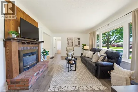 17 Broadmore Avenue St. Catharines ON L2M 6A4