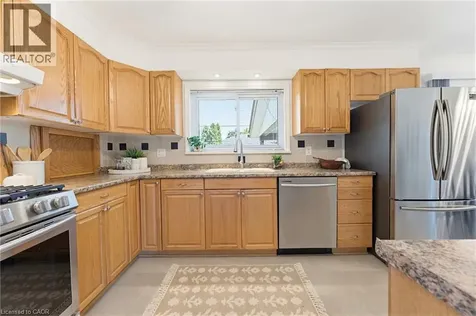 17 Broadmore Avenue St. Catharines ON L2M 6A4