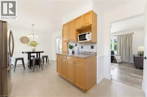 17 Broadmore Avenue St. Catharines ON L2M 6A4