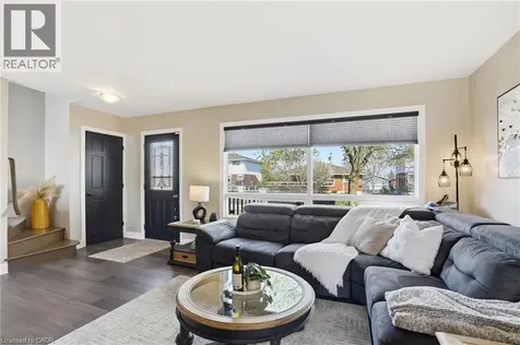 282 Roach Avenue Welland ON L3C 2W4