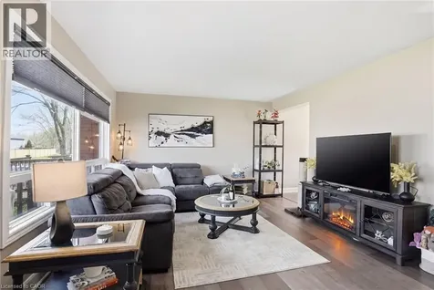 282 Roach Avenue Welland ON L3C 2W4