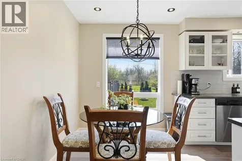 282 Roach Avenue Welland ON L3C 2W4