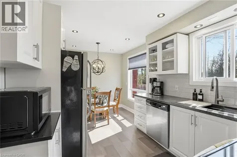 282 Roach Avenue Welland ON L3C 2W4