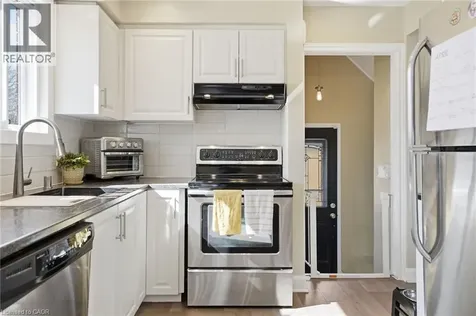 282 Roach Avenue Welland ON L3C 2W4